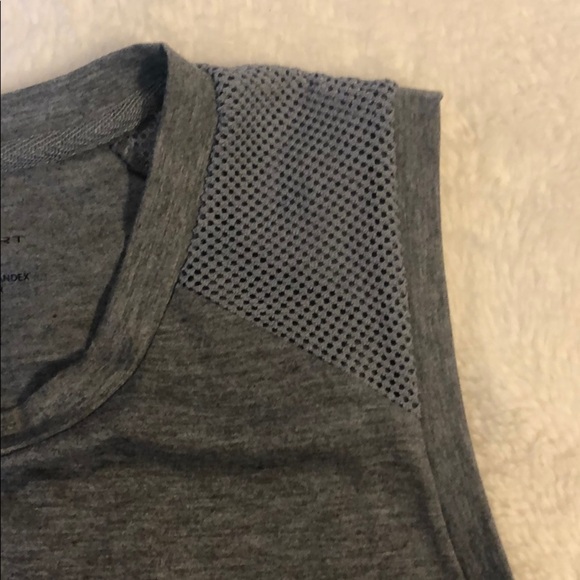 Tahari Sport Women’s Gray Net Crop Top‎ Tank - Picture 4 of 8